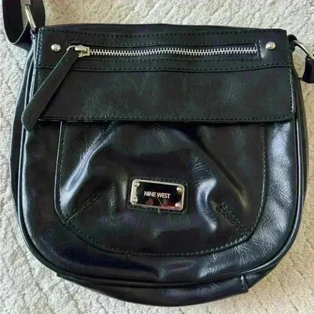 Beautiful small Nine West leather crossbody